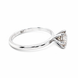 Bague solitaire or blanc et diamant