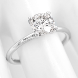 Bague solitaire or blanc et diamant
