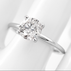 Bague solitaire or blanc et diamant
